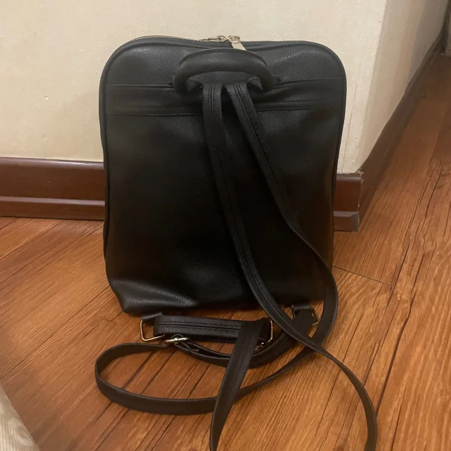 کوله پشتی کیفی مشکی چرمی
