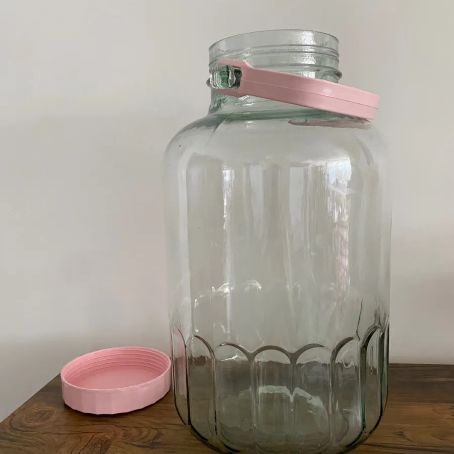 بانکه شیشه ای