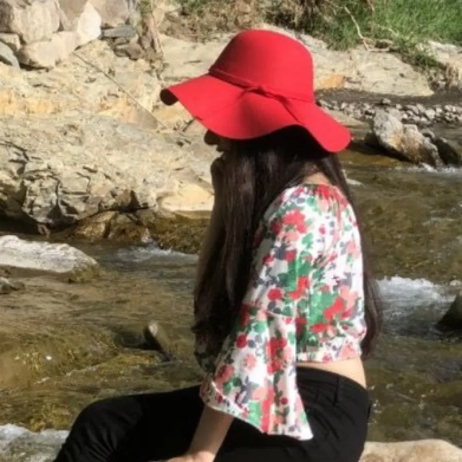 نیم تنه گلگلی