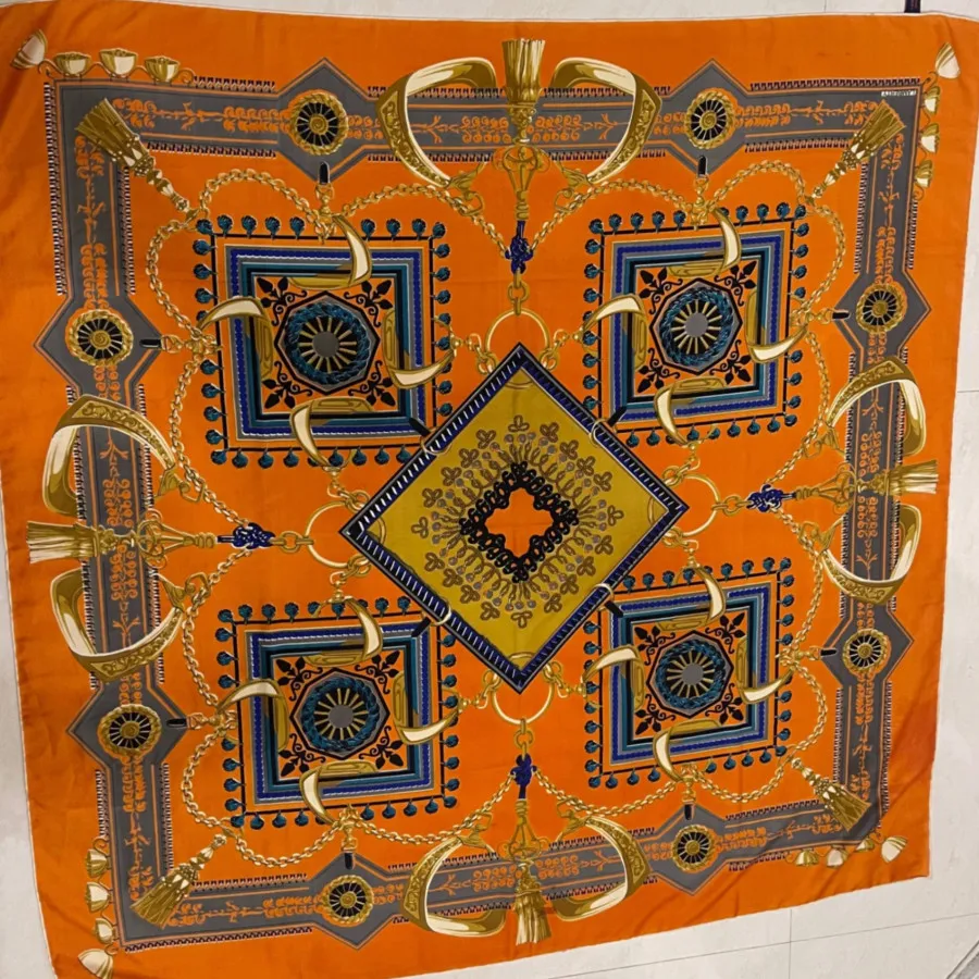روسری ابریشم توییل