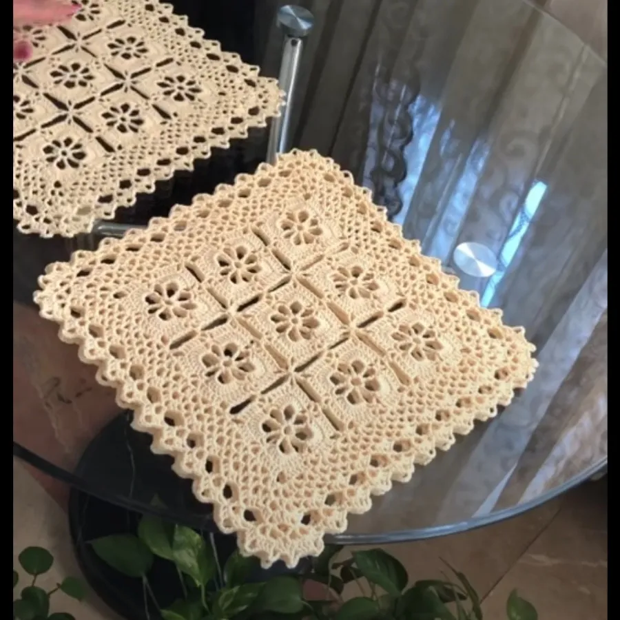 رومیزی قلاب بافی