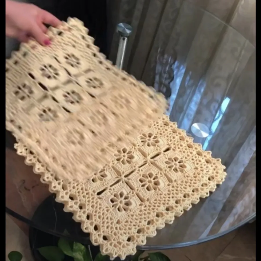 رومیزی قلاب بافی