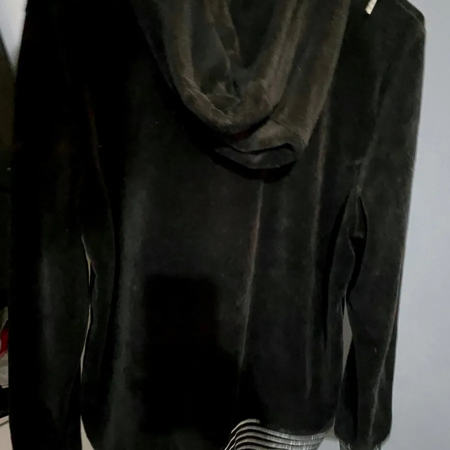 هودی esmara