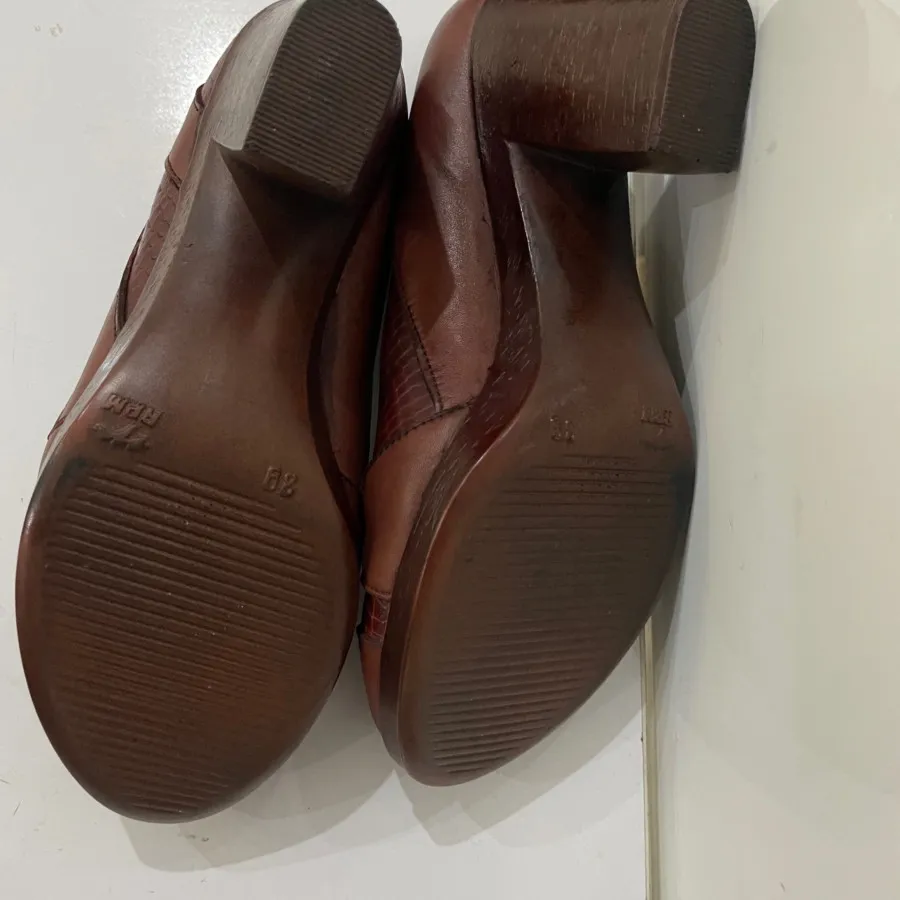 کفش چرم قهوه ای