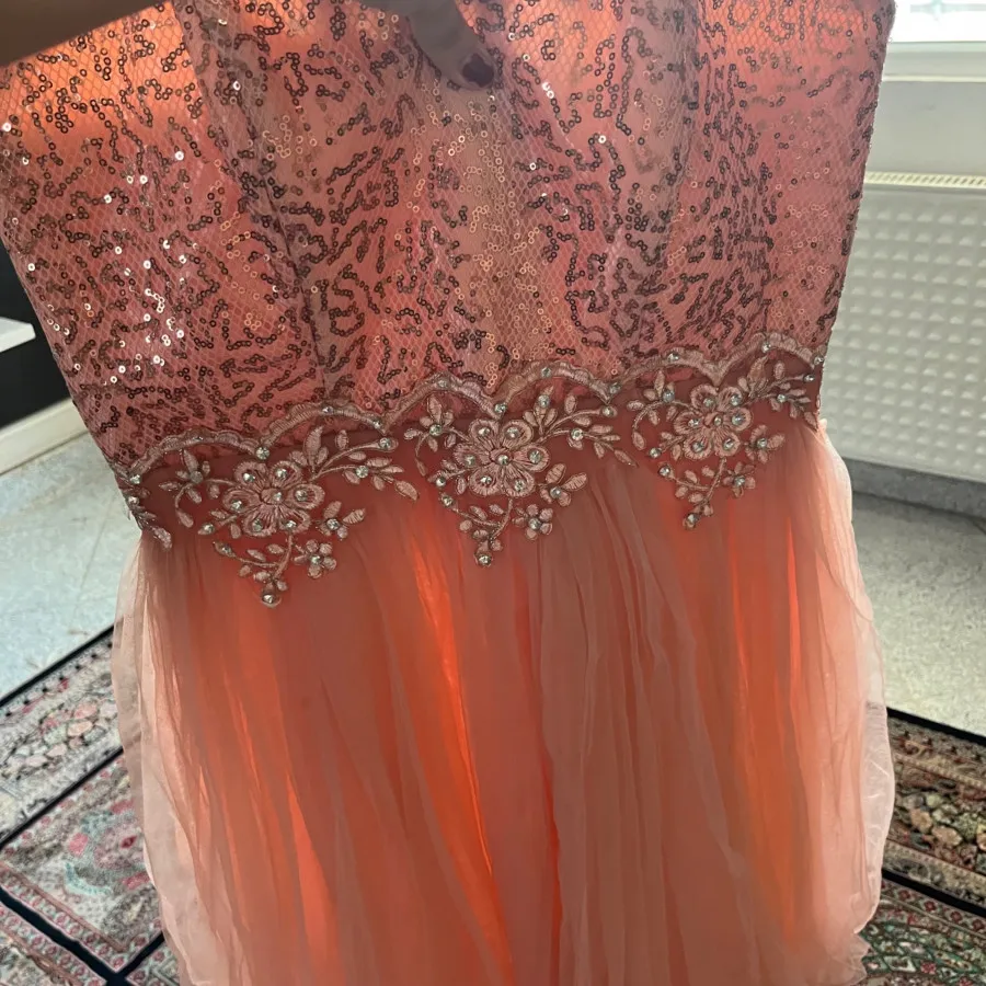 پیراهن دکلته زنانه