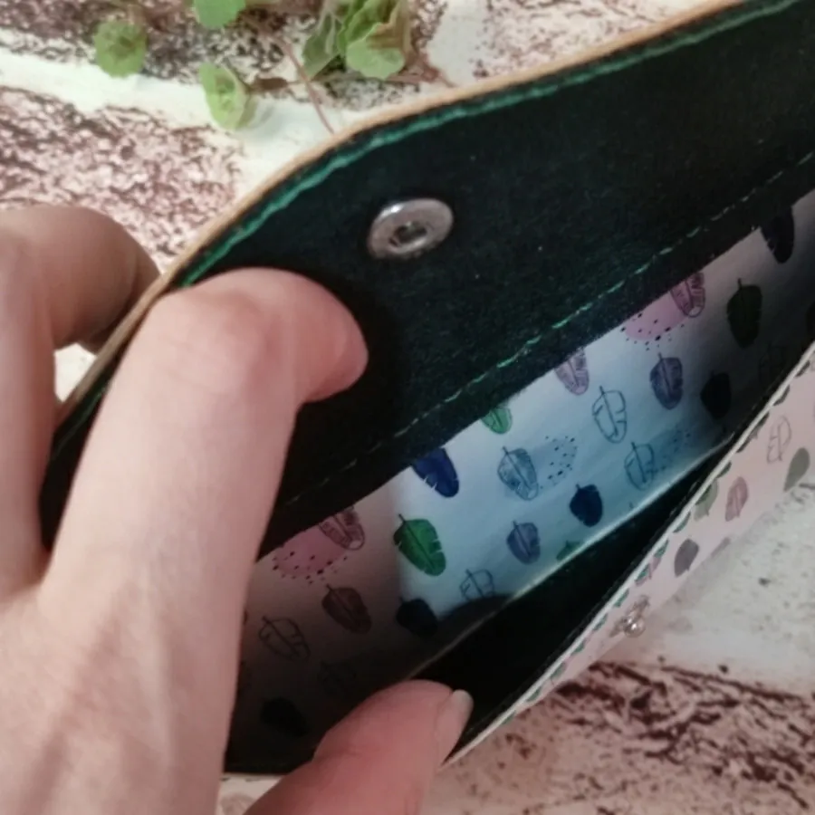 کیف پول دستدوز