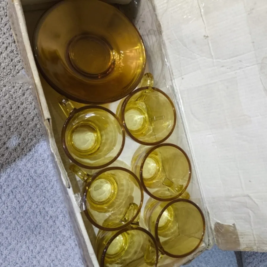 فنجون نعلبکی