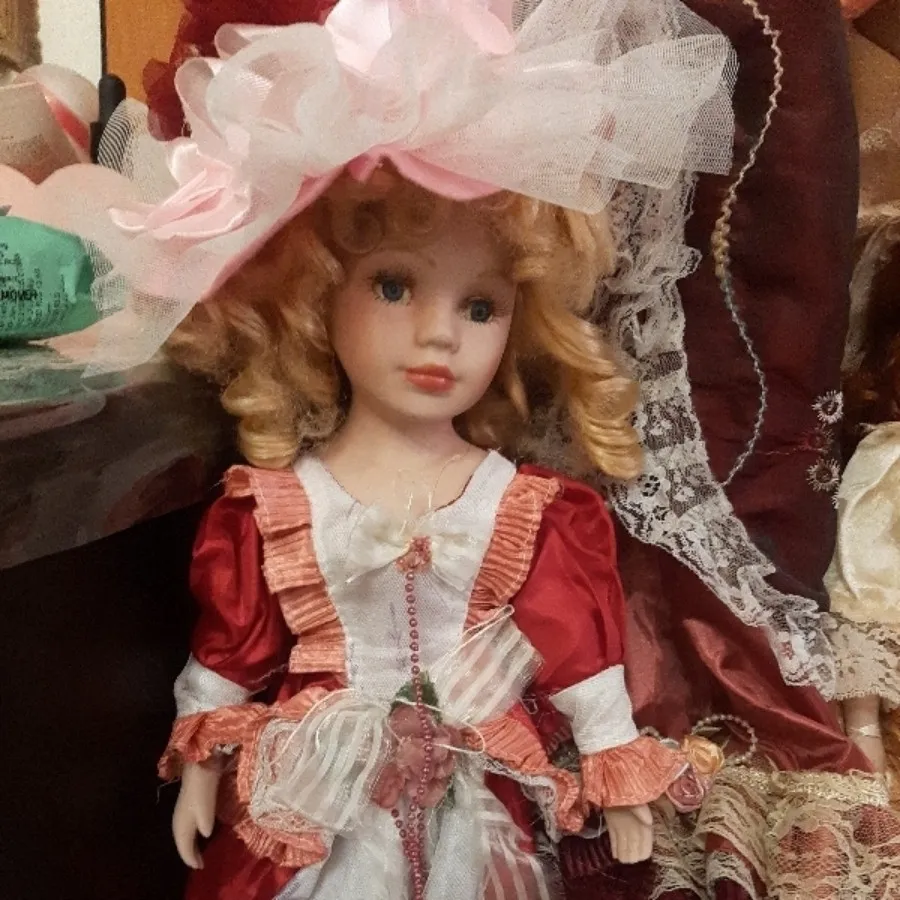عروسک سرامیکی