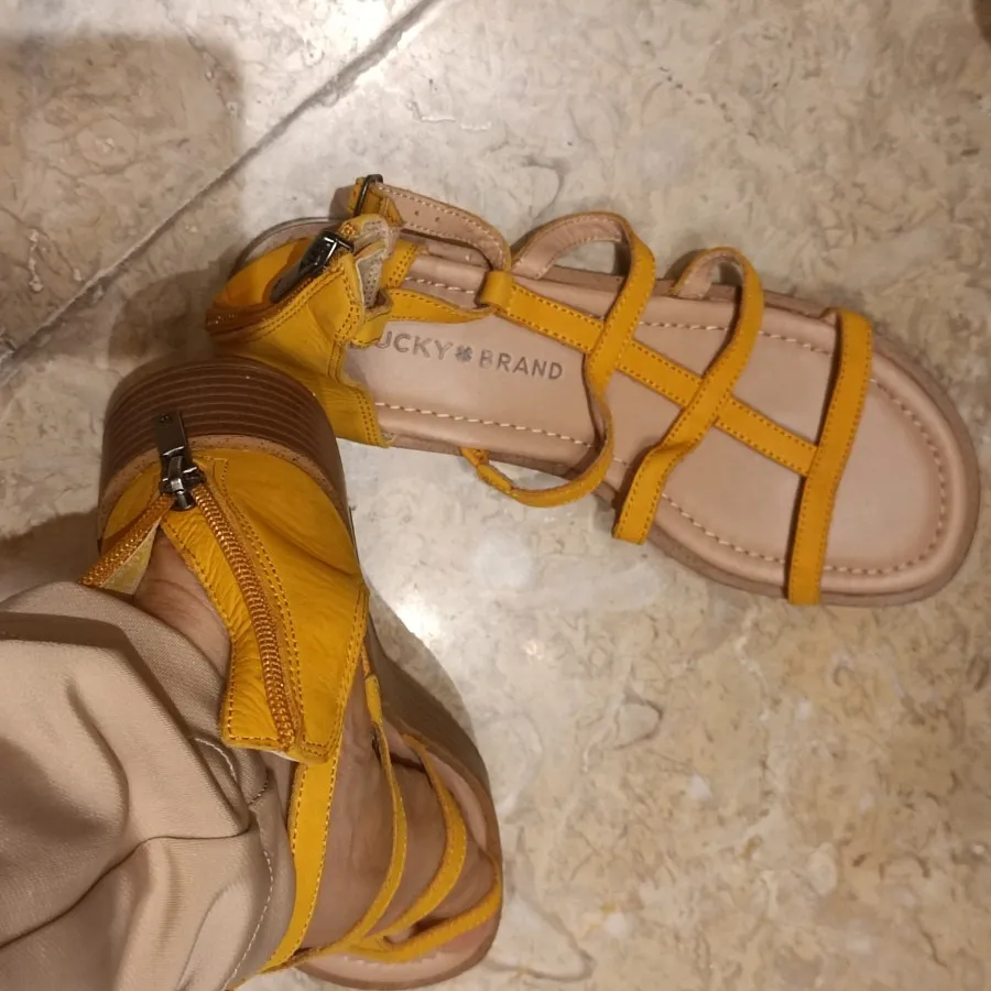 صندل چرم خارجی زنانه
