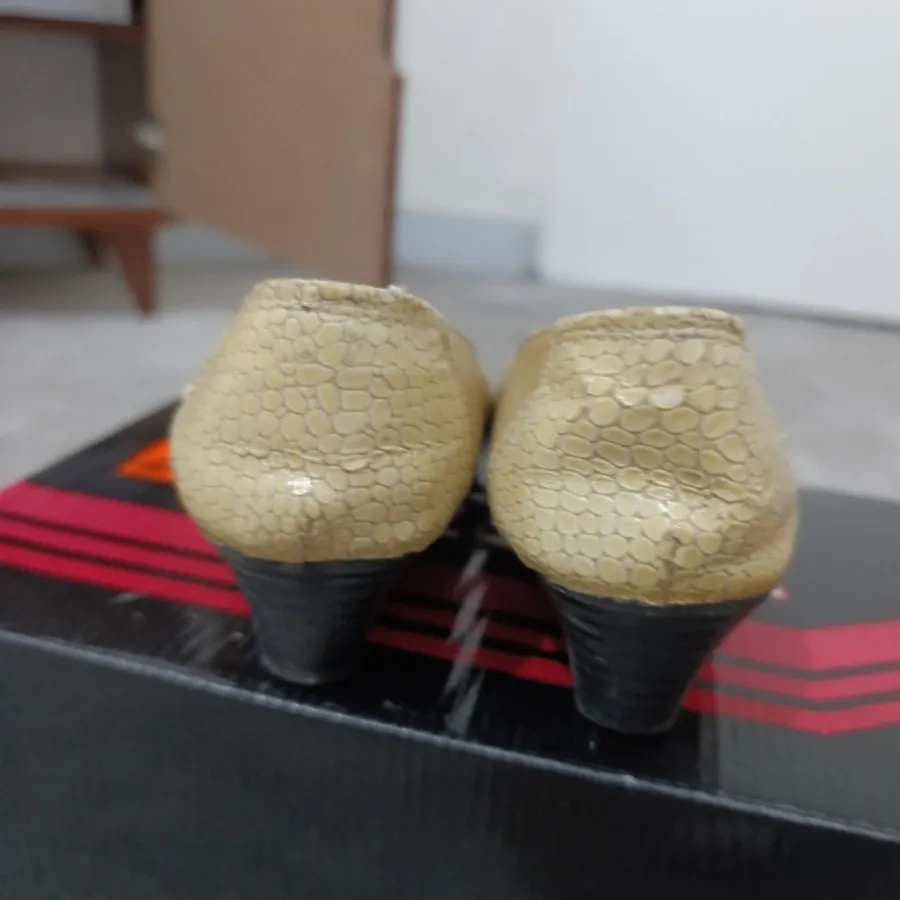 کفش سایز 40