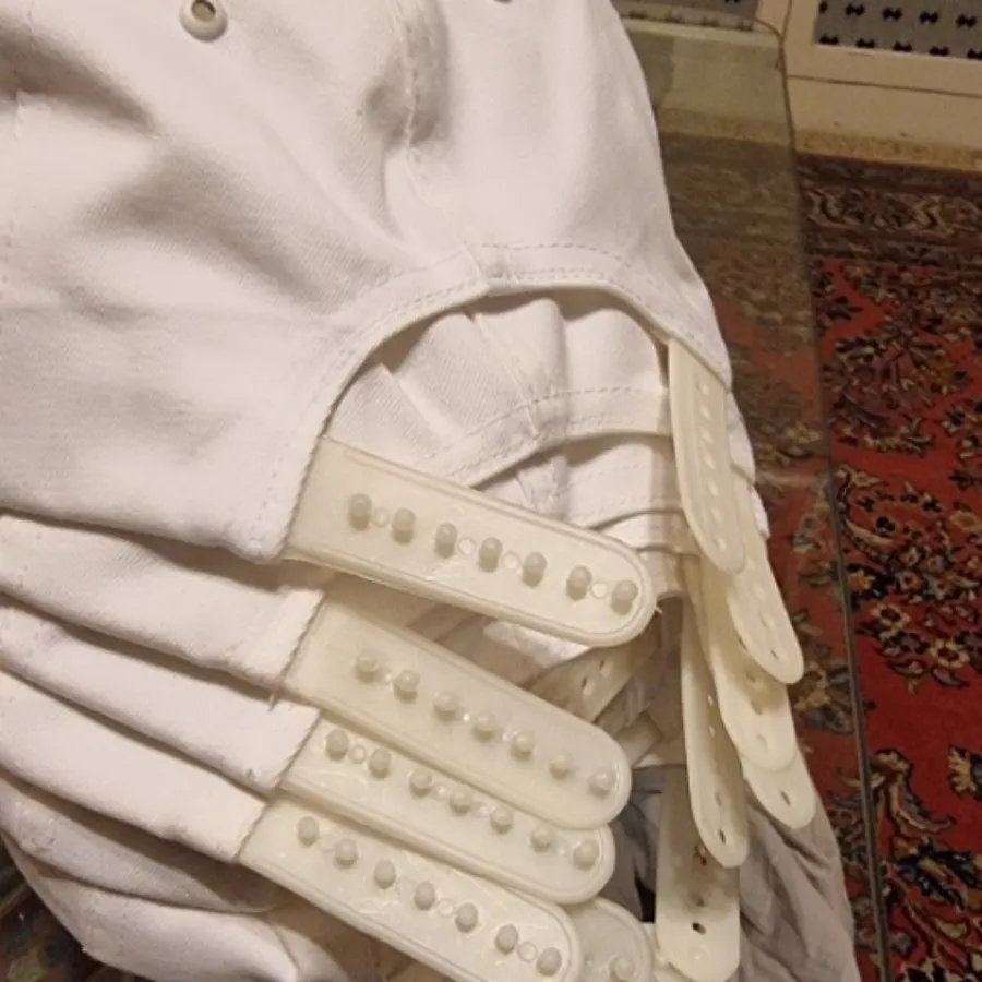 کلاه کتان سفید