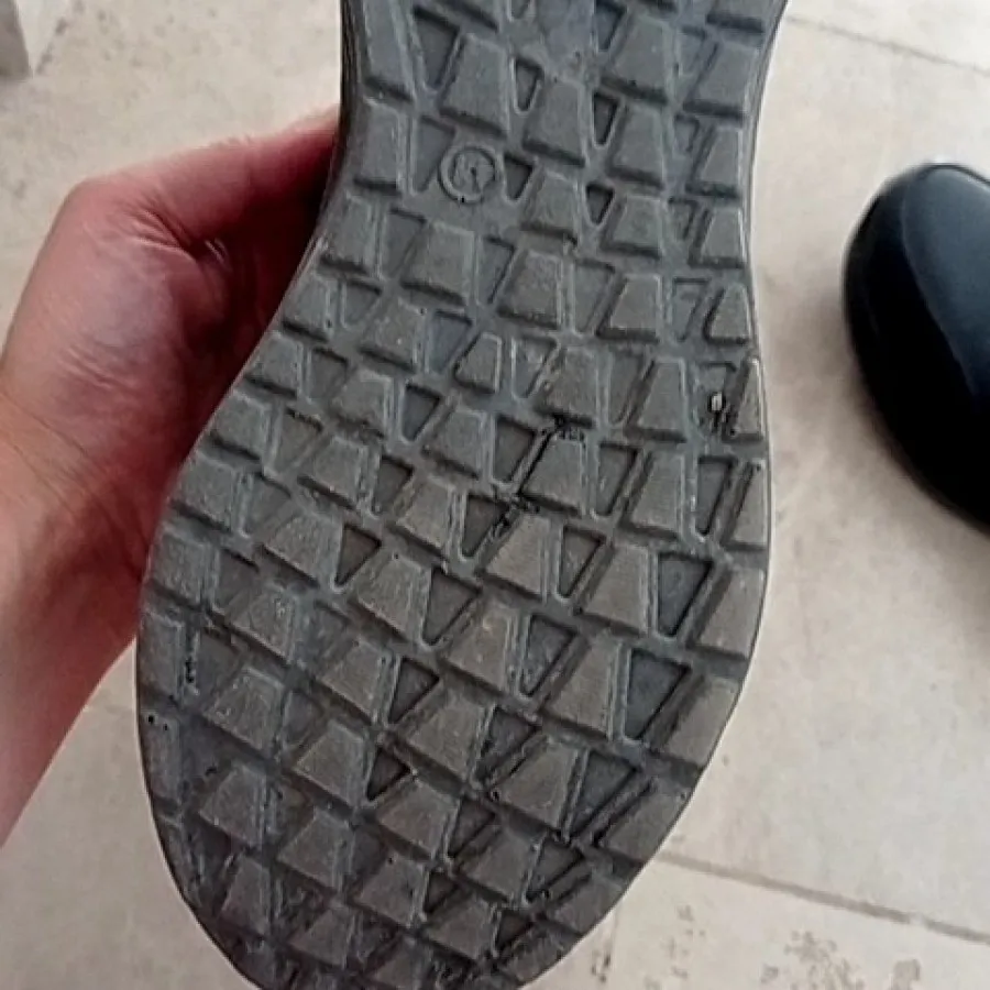 کفش اسپورت مشکی محکم