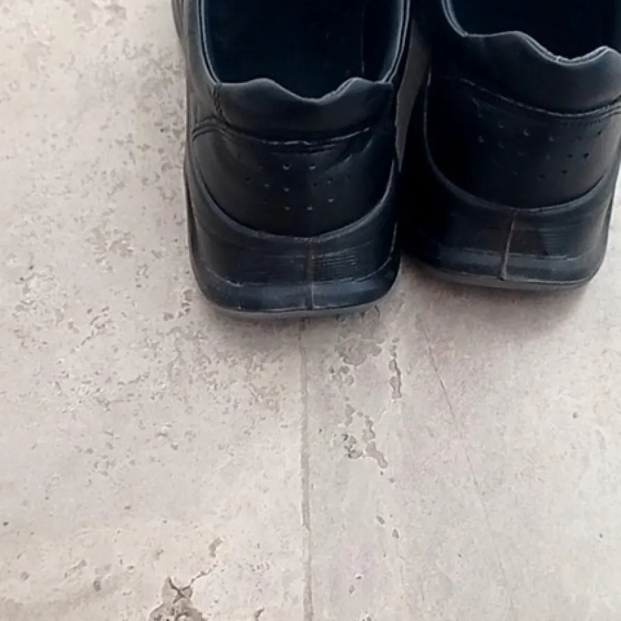 کفش اسپورت مشکی محکم
