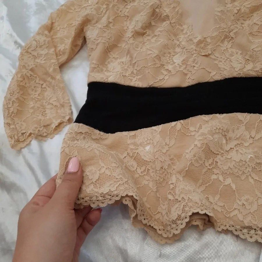 بلوز گیپور کرم رنگ