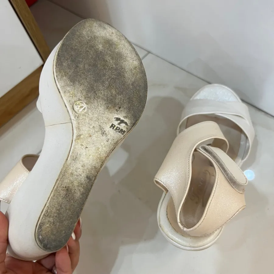 کفش سفید شاین