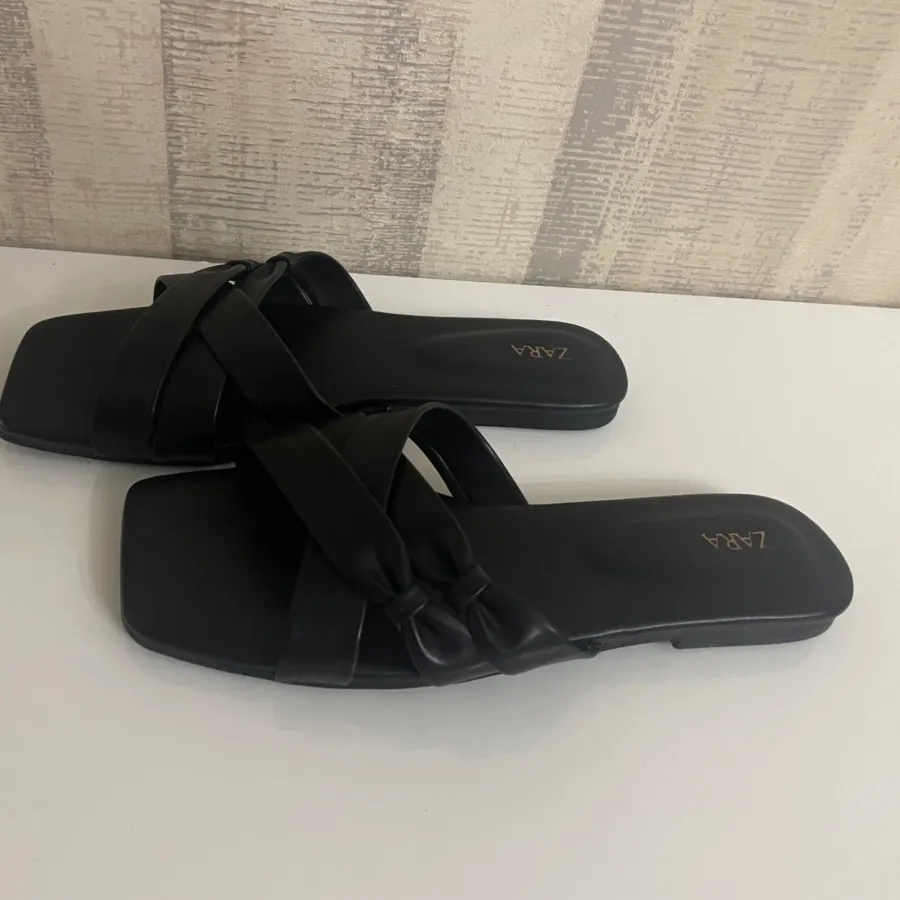 کفش صندل دمپایی زارا