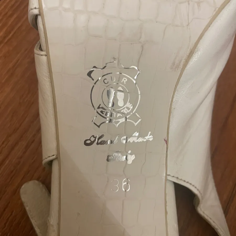 کفش پاشنه دار مجلسی زنانه