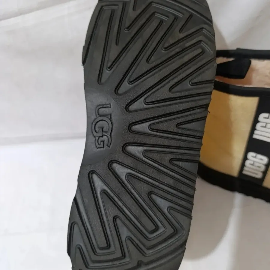 بوت اورجینال برند UGG