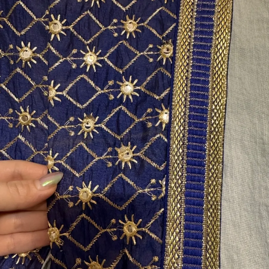 مانتو عروسکی