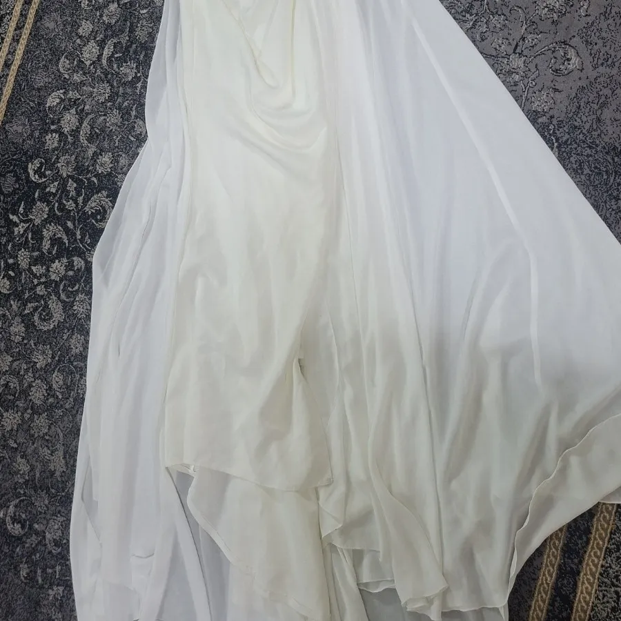 لباس عقد سفید