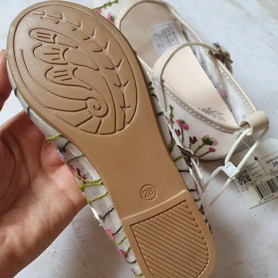 کفش مجلسی گلدوزی السی