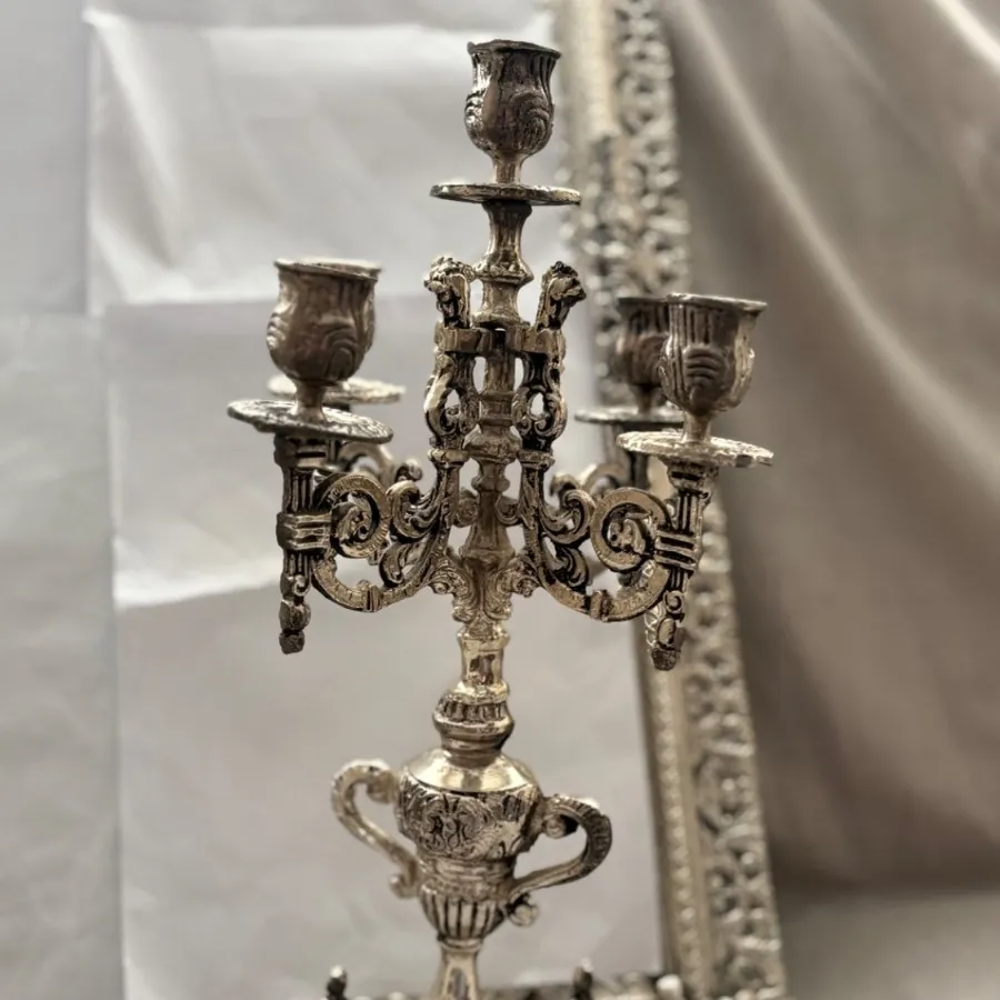 آینه و شمعدان