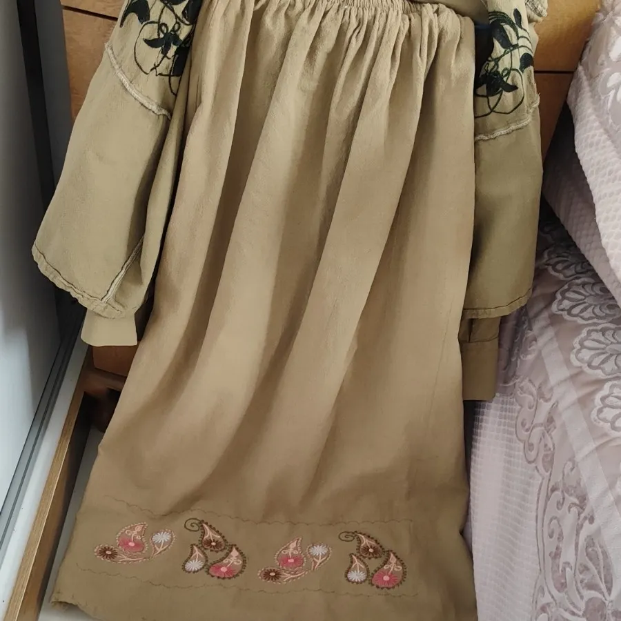 کت و دامن گلدوزی