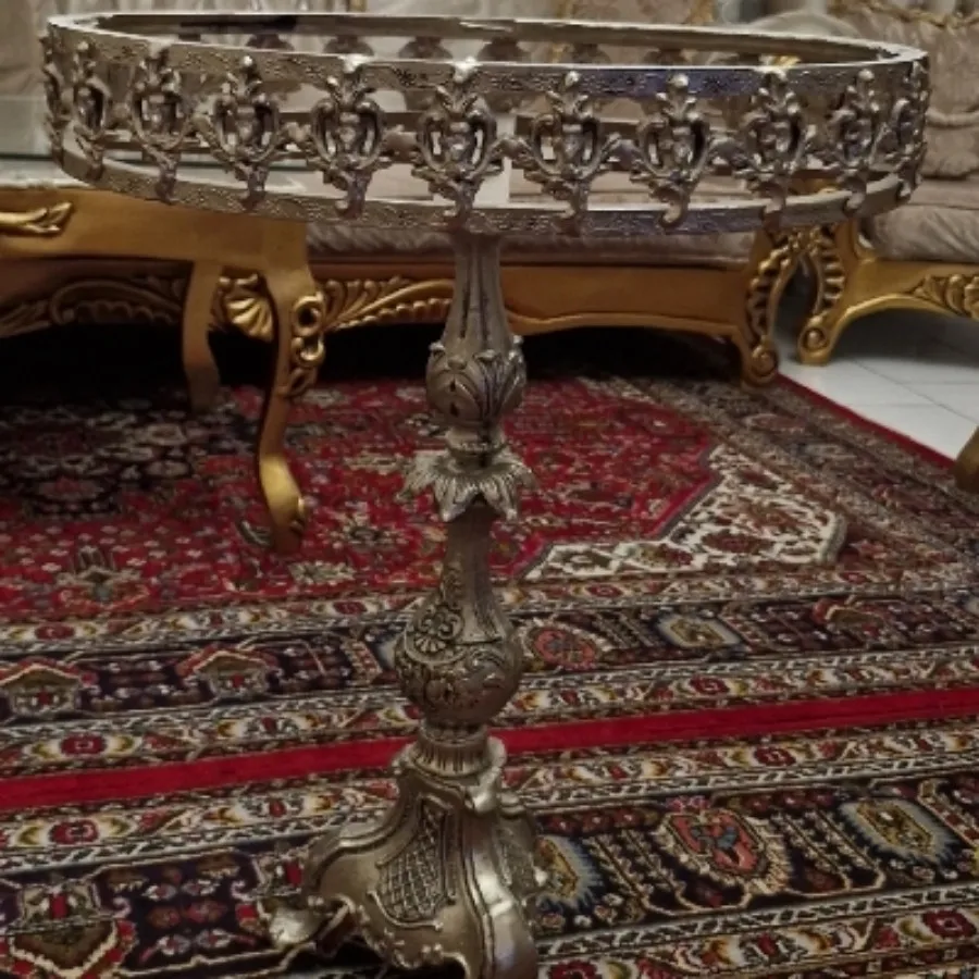 میز برنز (برنجی)