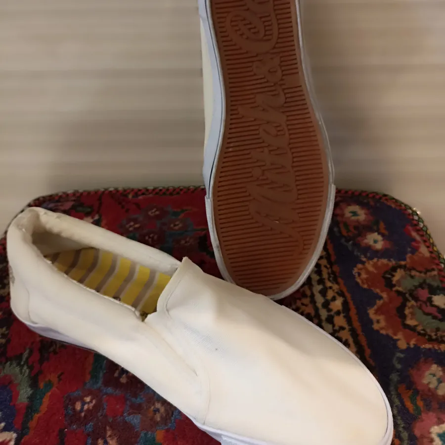 کتونی کالج سفید