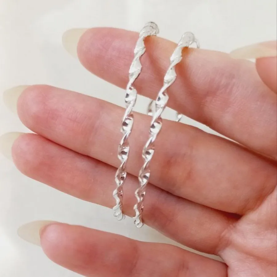 گوشواره حلقه ای بزرگ