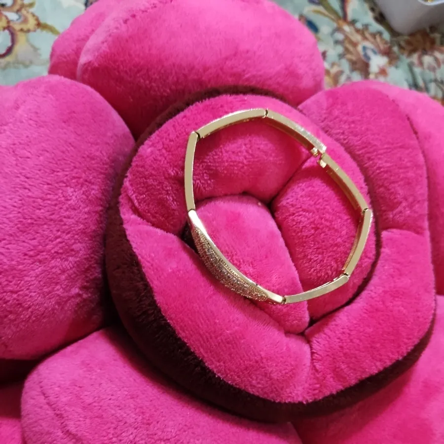 دستبند نگینی