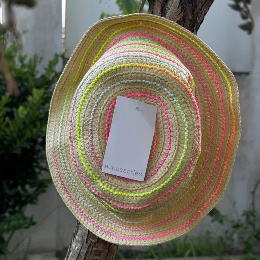 کلاه حصیری accessories