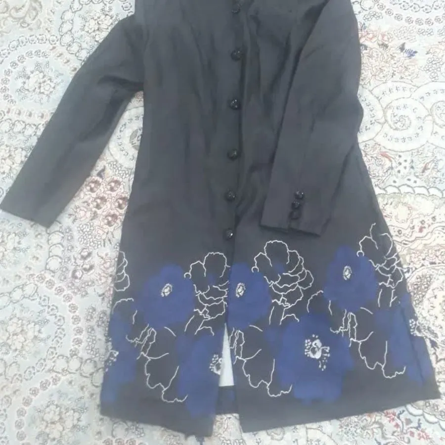 مانتو مشکی گلدار