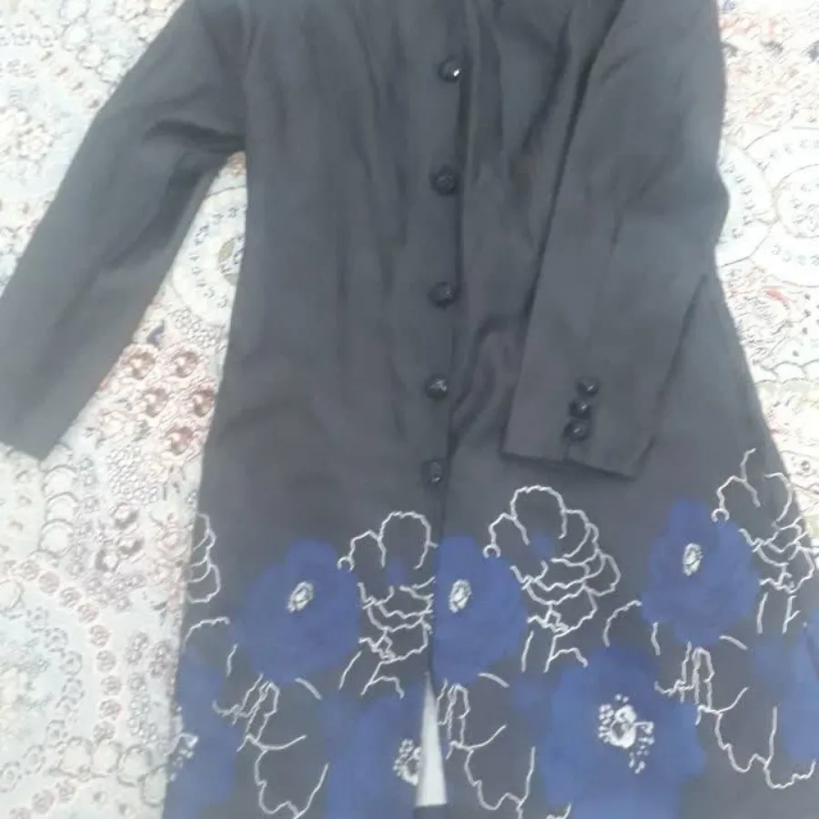 مانتو مشکی گلدار