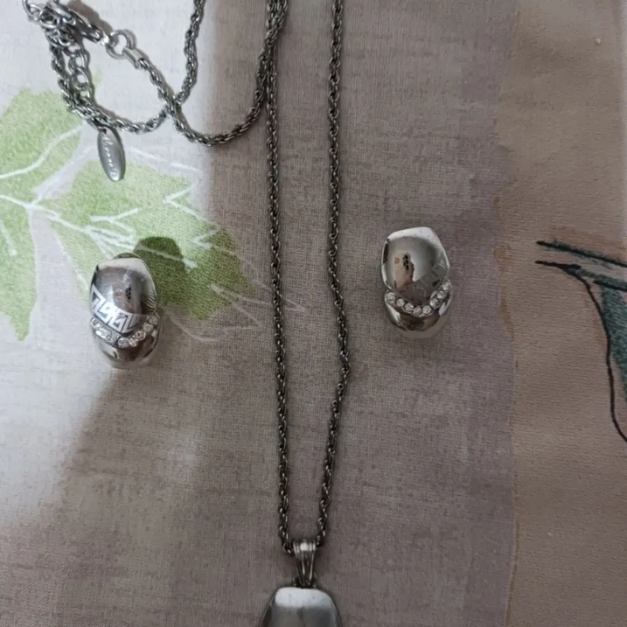 گردنبند و گوشواره