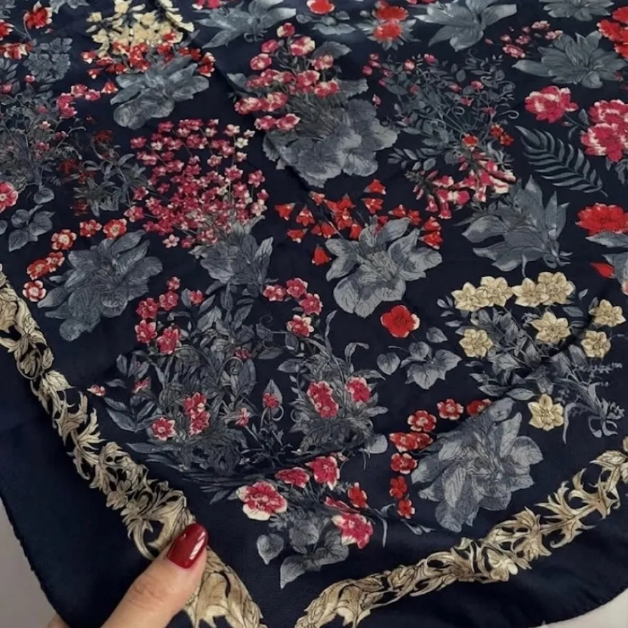 روسری سیااسکارف