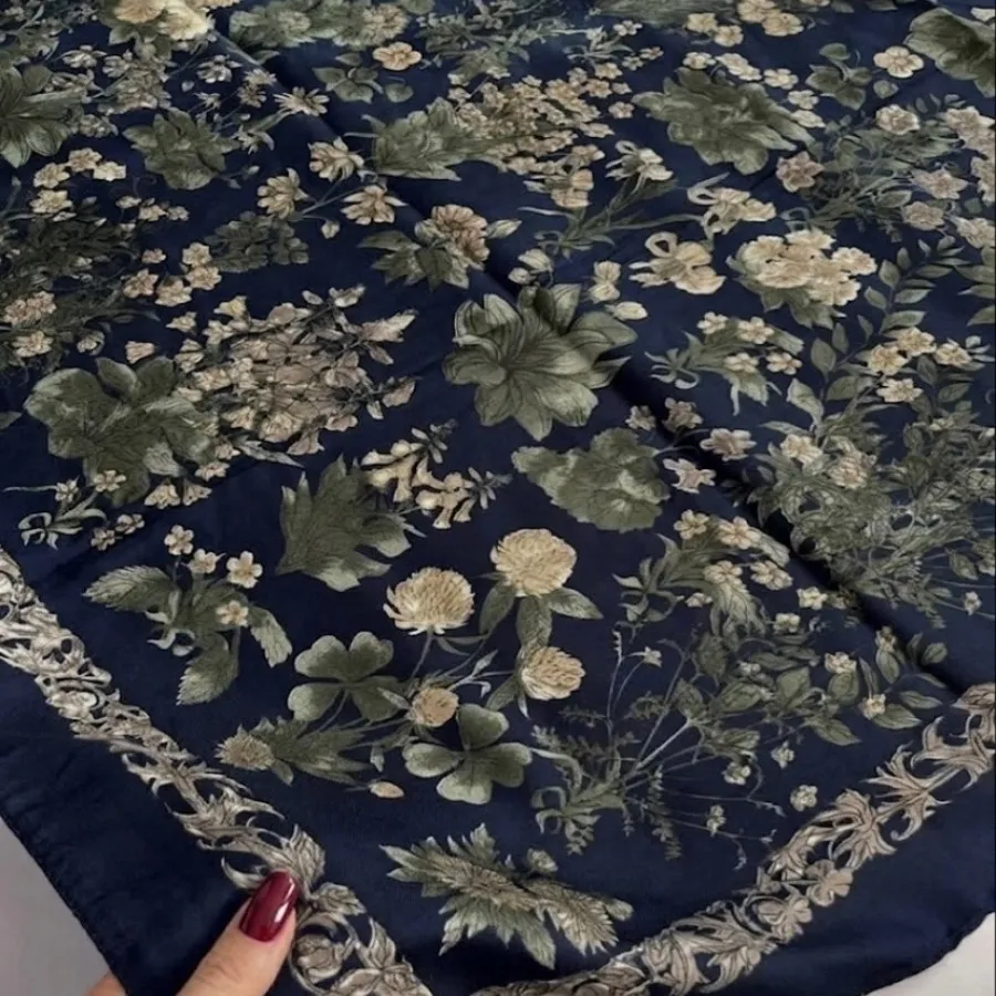 روسری سیااسکارف