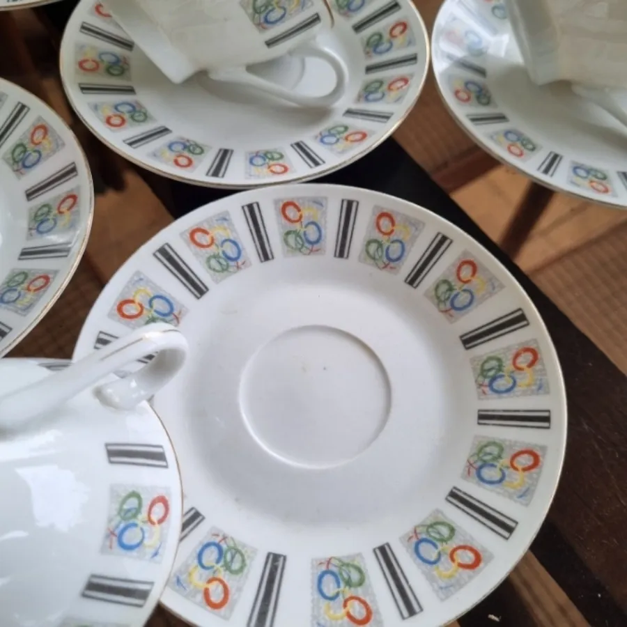 فنجون نعلبکی