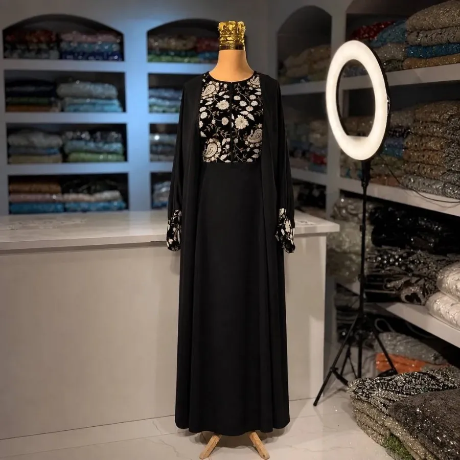 مانتو عبا مشکی گلدوزی