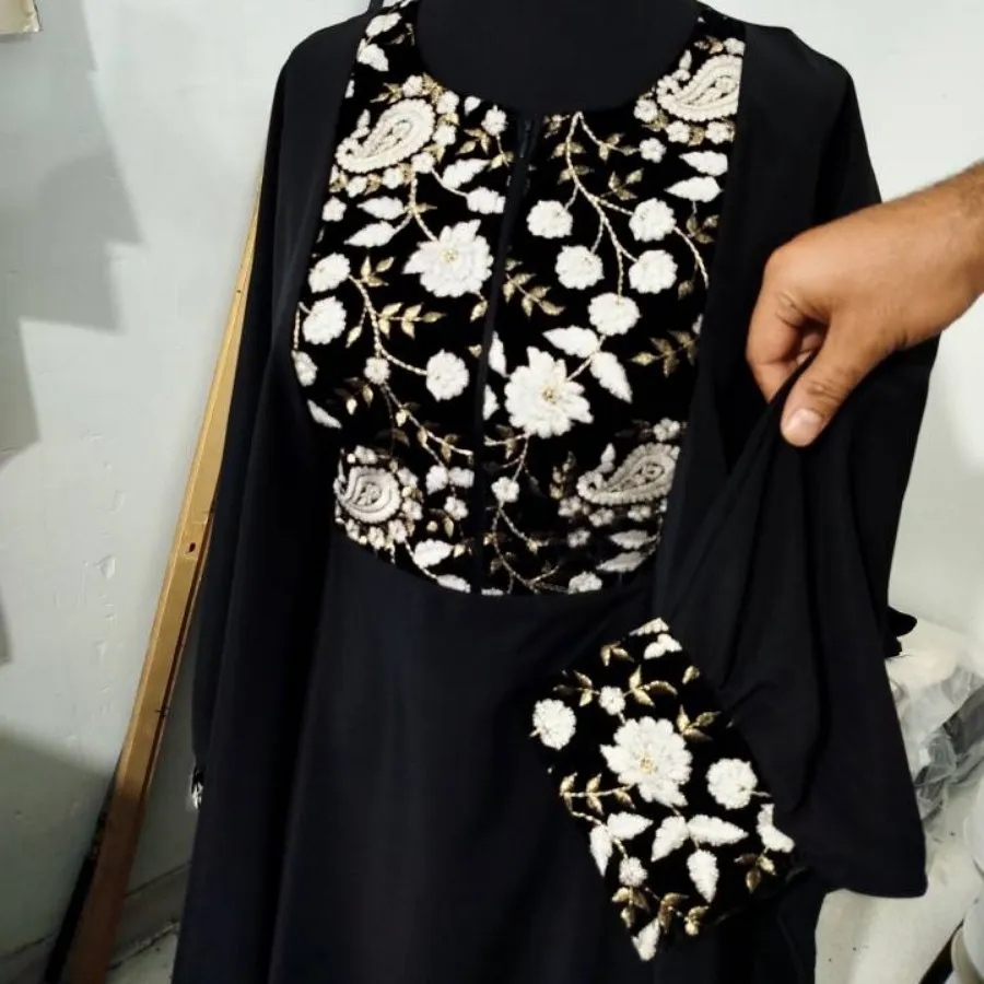 مانتو عبا مشکی گلدوزی