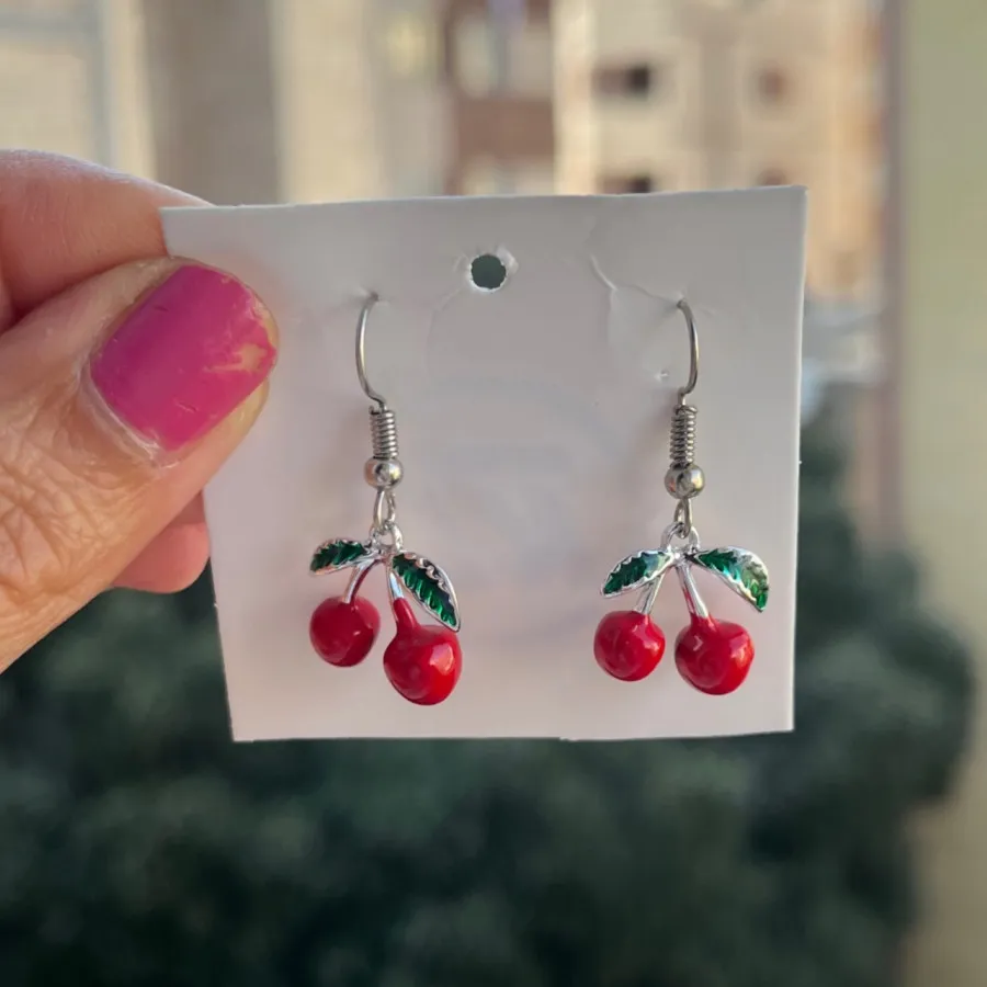 گوشواره آلبالویی