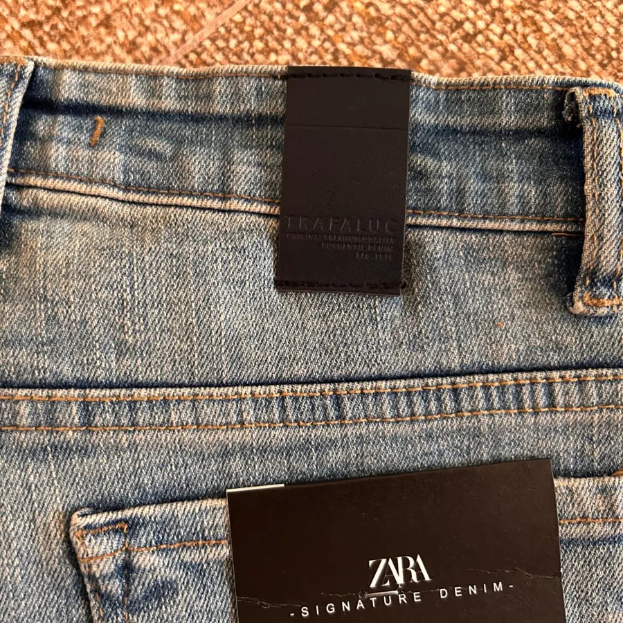 شلوار جین برندZARA