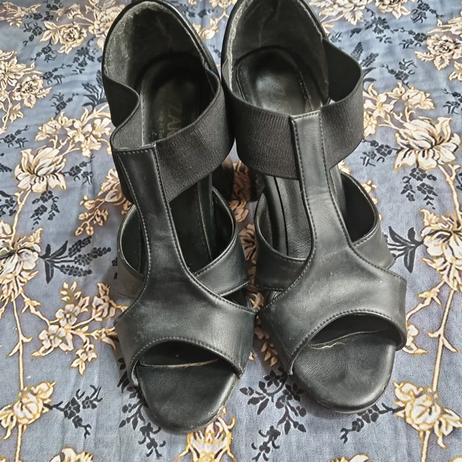 کفش زارا