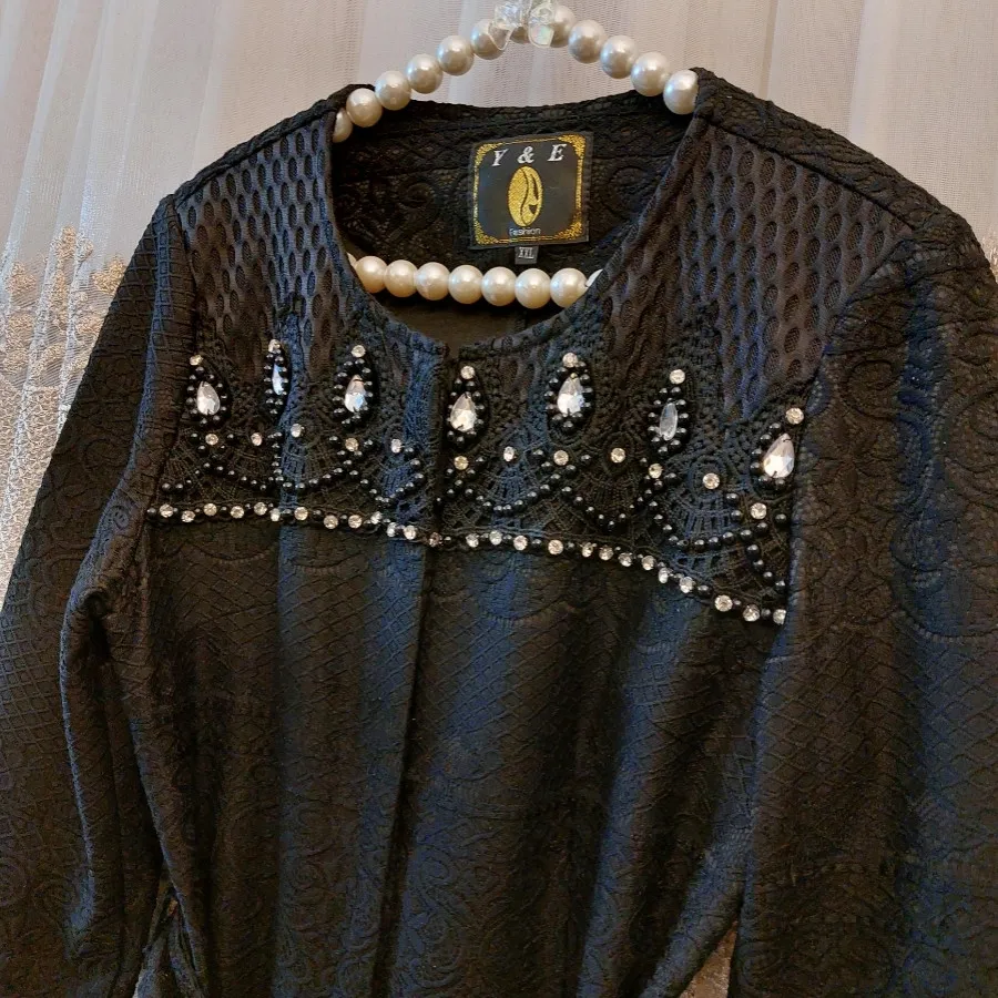 مانتو مشکی مجلسی گیپوری