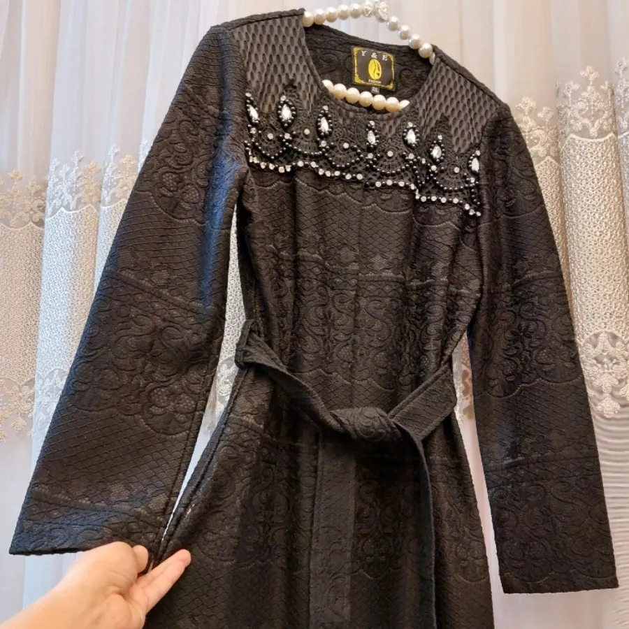 مانتو مشکی مجلسی گیپوری