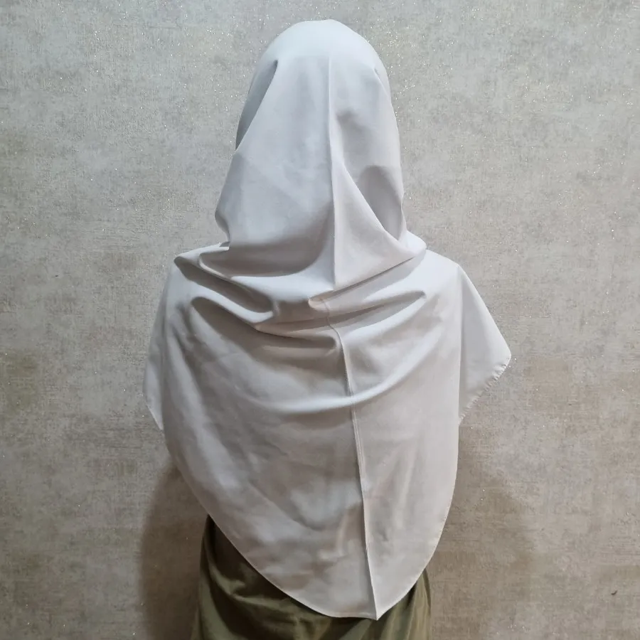 مقنعه سفید