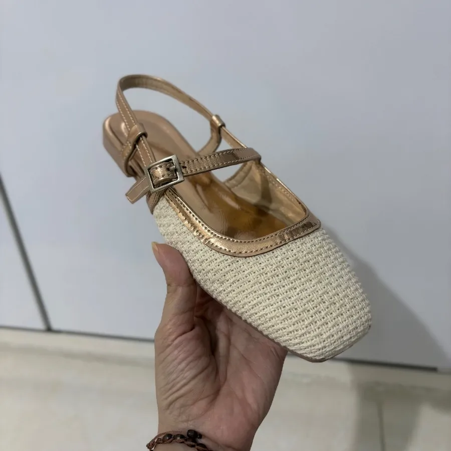 کفش عروسکی