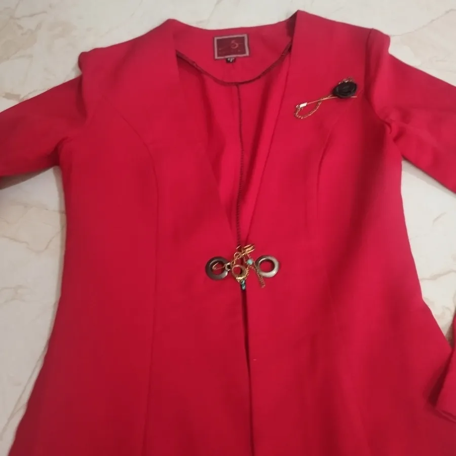 کت قرمز