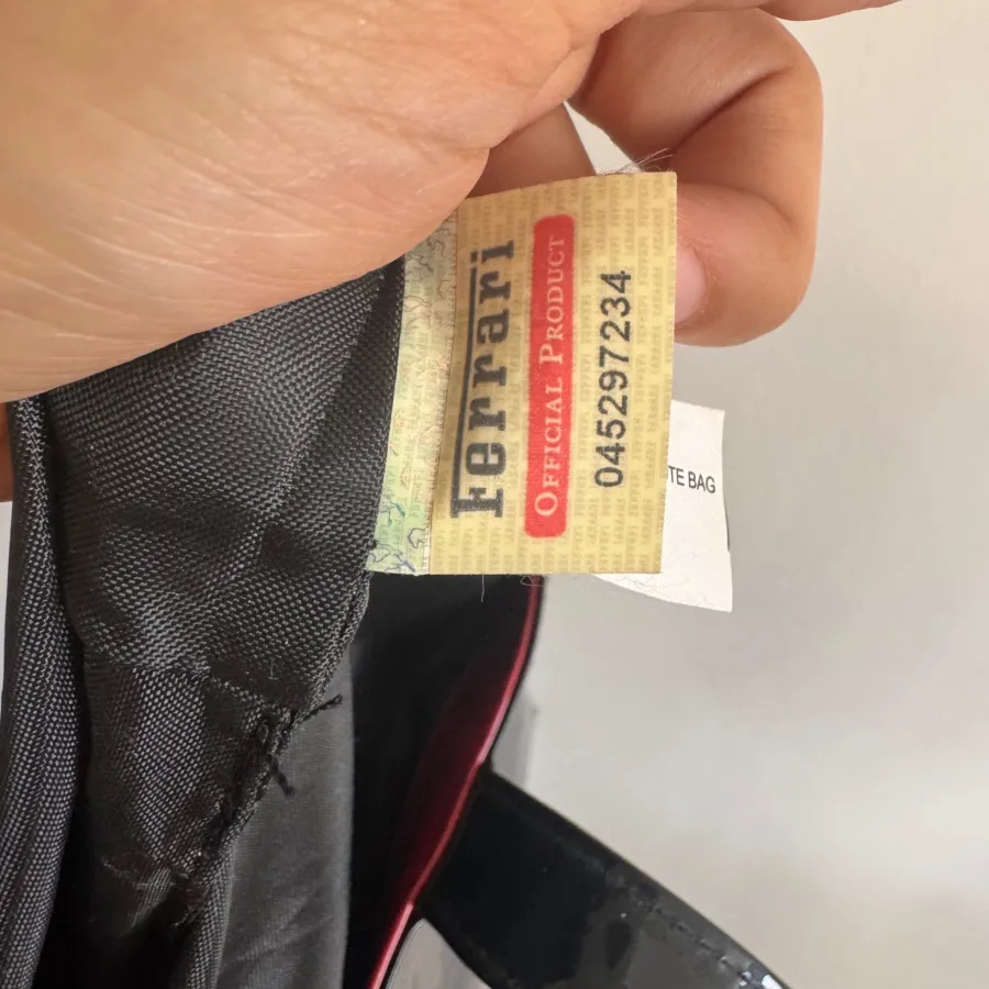 کیف ferrari مشکی قرمز