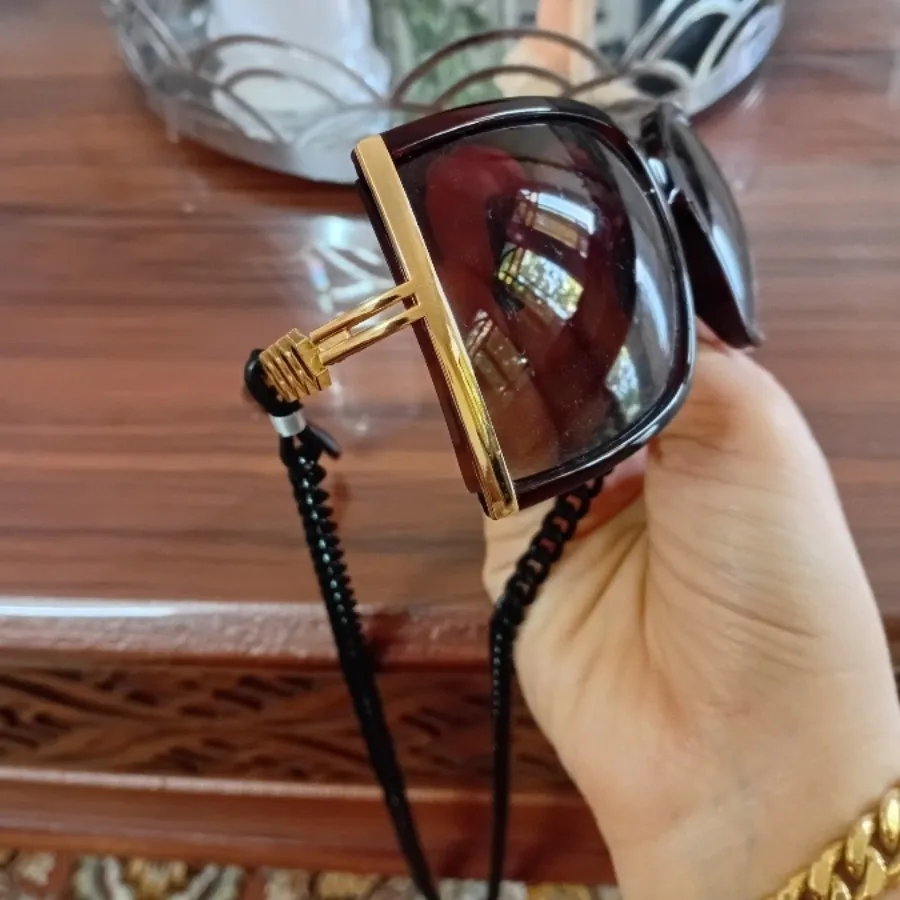 عینک آفتابی با زنجیر